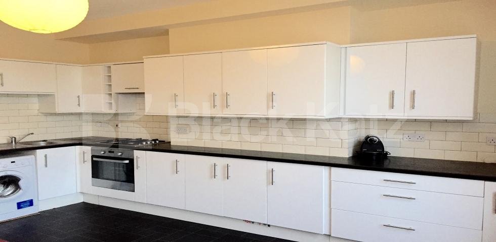 			NEW INSTRUCTION , 2 Bedroom, 1 bath, 1 reception Apartment			 Battersea Rise, Clapham Junction